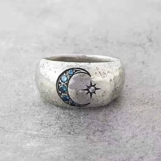 Selene Lune – Stylish Star-Moon Ring