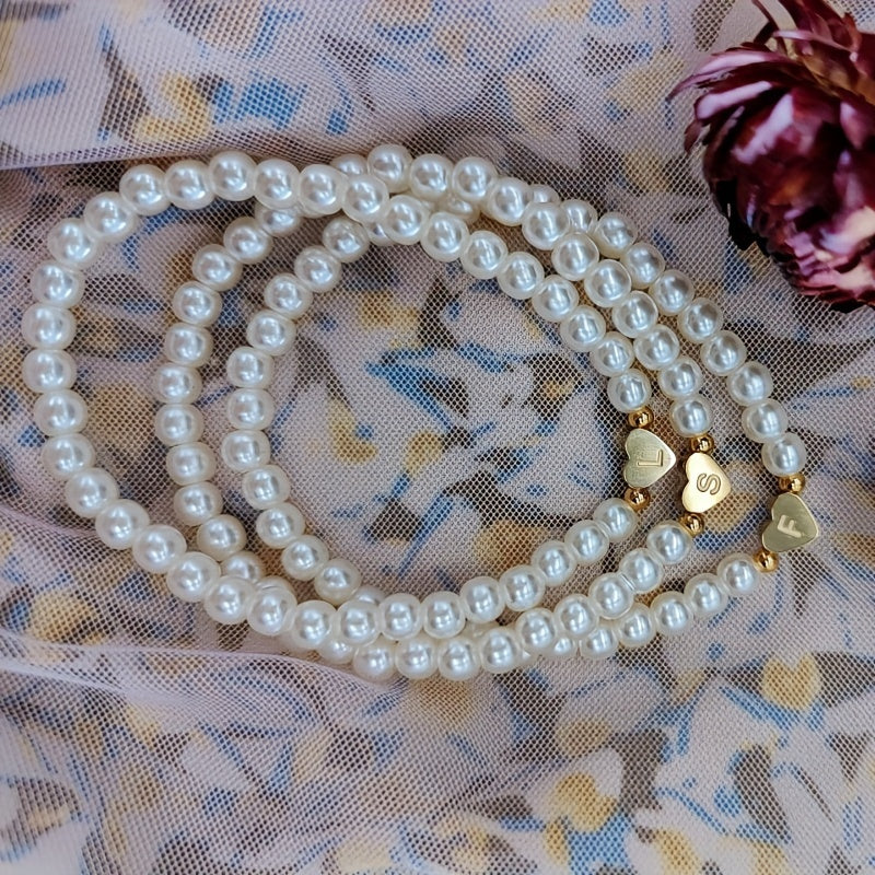 Maribeline – Personalized Pearl Initial Bracelet with Golden Heart