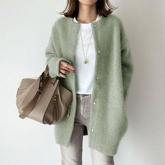 Lori – Elegant Wool Cardigan