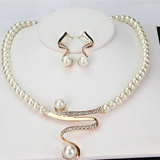 Seraphis – Natural Pearl Necklace & Earring Set