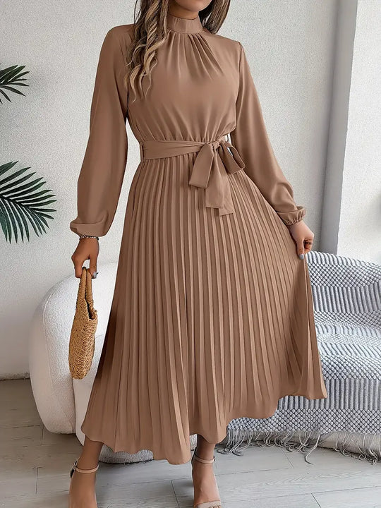 Giselle – Pleated Midi Dress