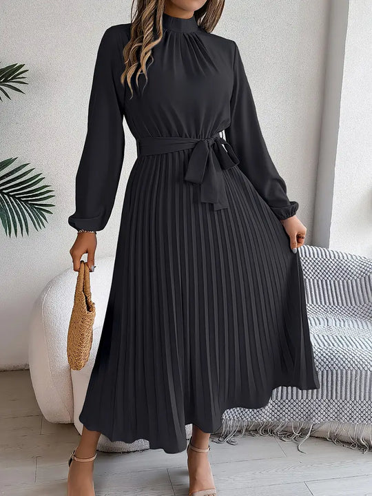 Giselle – Pleated Midi Dress